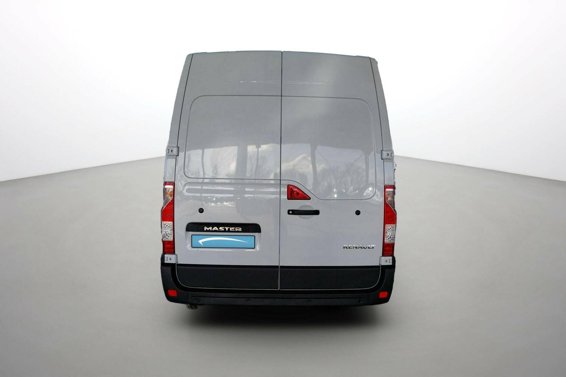 Vente en ligne Renault Master Fourgon MASTER FGN TRAC F3500 L2H2 BLUE DCI 135 au prix de 26 990 €