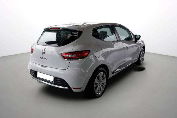 Vente en ligne Renault Clio 4 Clio TCe 75 E6C au prix de 11 790 €