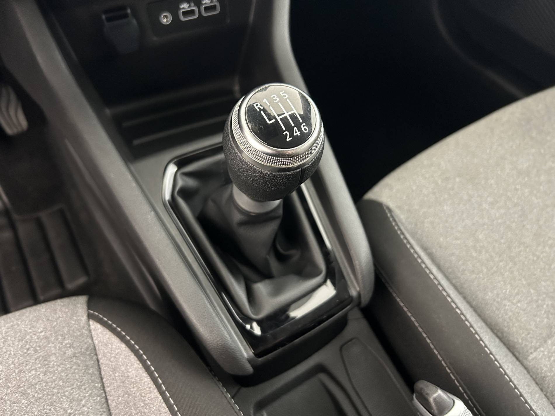 Vente en ligne Renault Clio 5 Clio TCe 90 au prix de 15 790 €