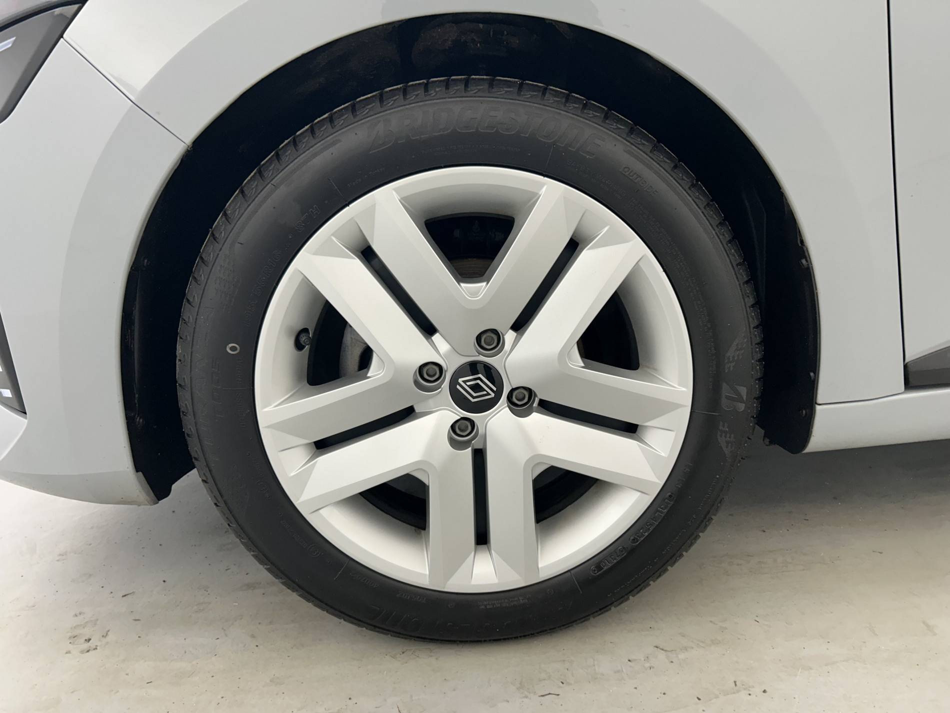 Vente en ligne Renault Clio 5 Clio TCe 90 au prix de 15 790 €