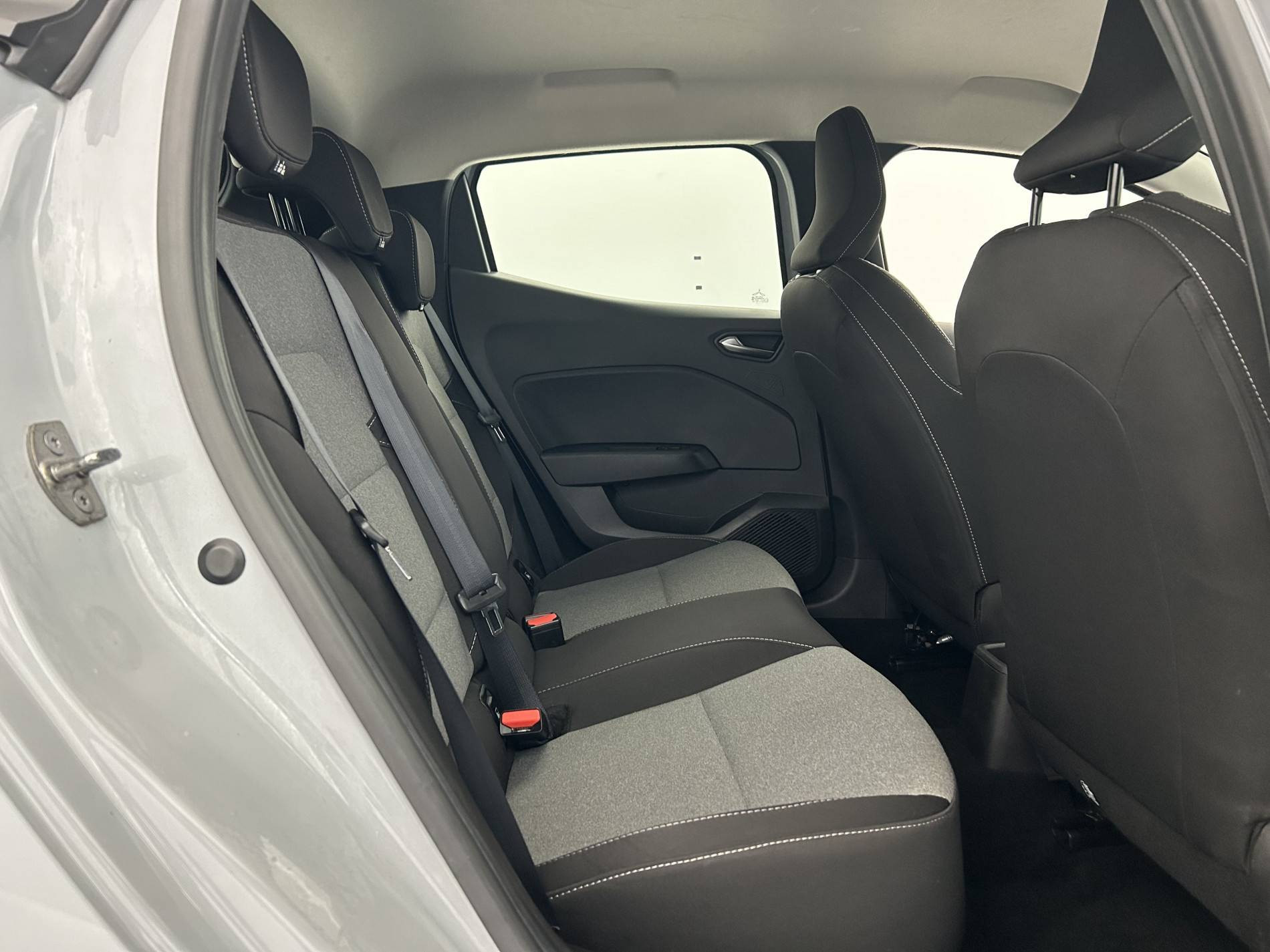 Vente en ligne Renault Clio 5 Clio TCe 90 au prix de 15 790 €