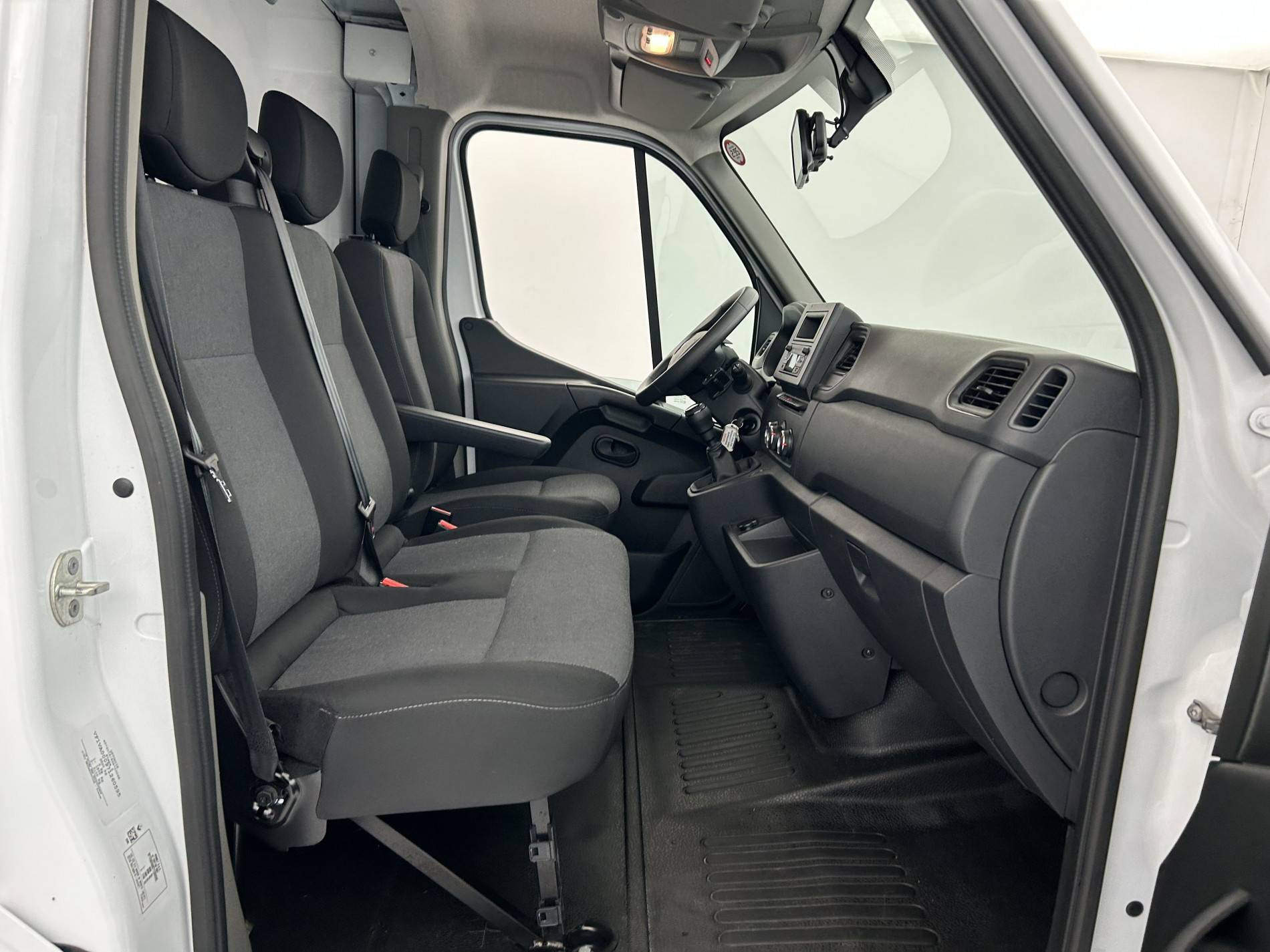 Vente en ligne Renault Master 3 Châssis Cabine MASTER PHC TRAC F3500 L3H1 BLUE DCI 145 EURO VI au prix de 29 990 €
