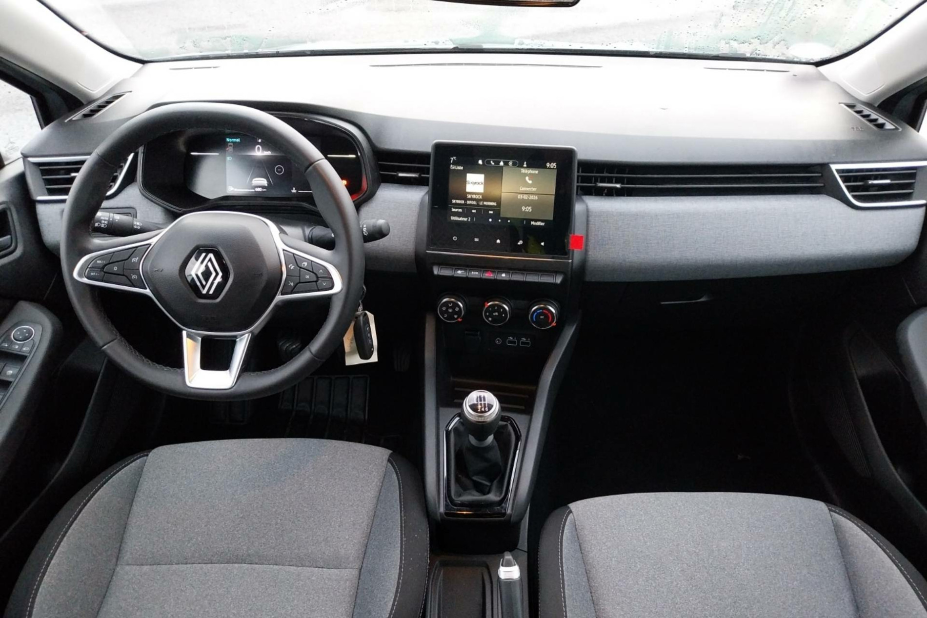 Vente en ligne Renault Clio 5 Clio TCe 90 au prix de 15 790 €
