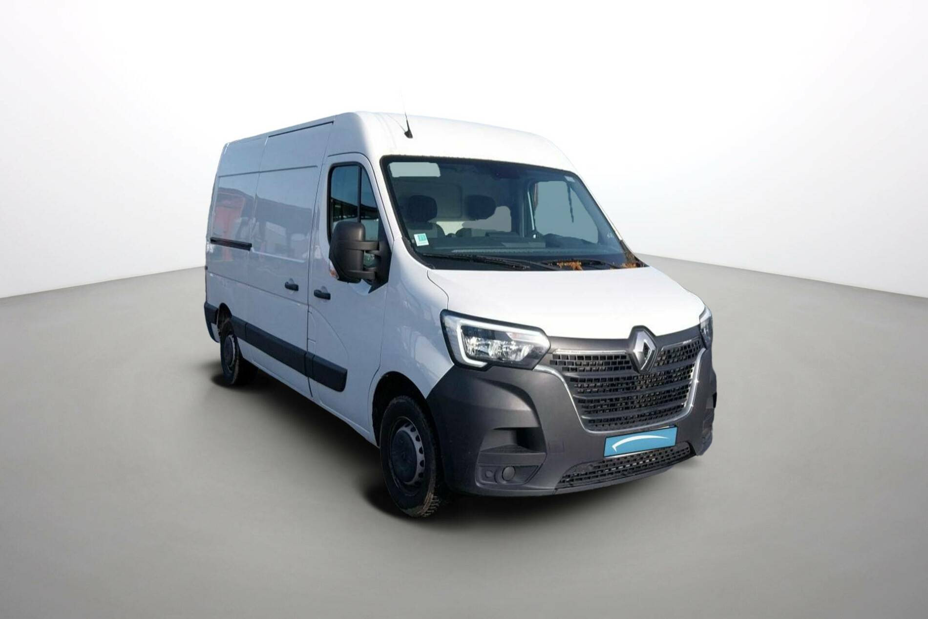 Vente en ligne Renault Master Fourgon MASTER FGN TRAC F3500 L2H2 BLUE DCI 135 au prix de 26 990 €