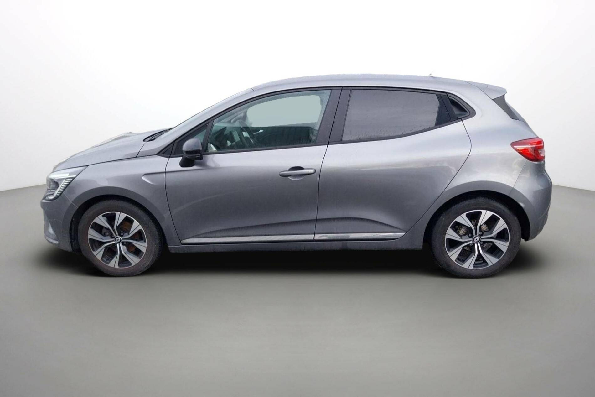 Vente en ligne Renault Clio 5 Clio TCe 90 au prix de 15 290 €