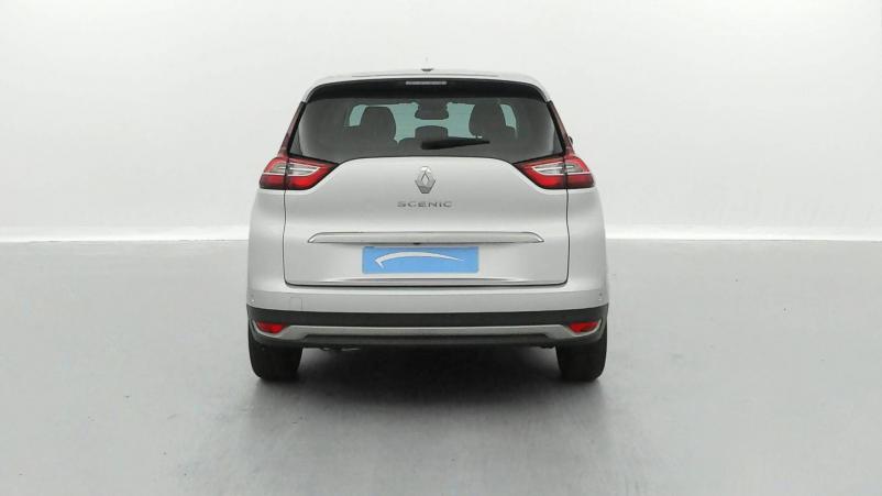 Vente en ligne Renault Grand Scenic 4 Grand Scenic TCe 140 FAP EDC - 21 au prix de 21 190 €