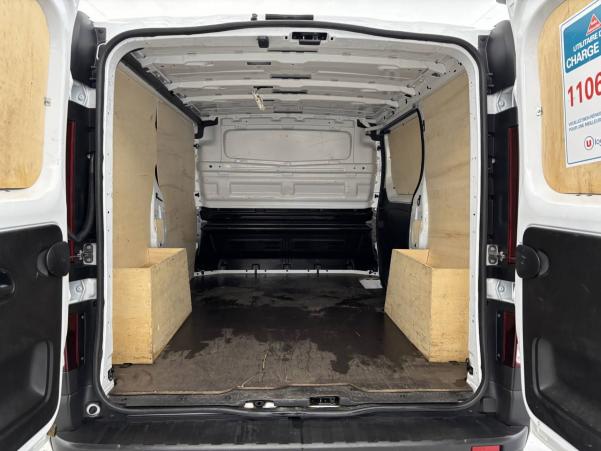 Vente en ligne Renault Trafic 3 Fourgon TRAFIC FGN L1H1 3000 KG BLUE DCI 130 au prix de 23 590 €