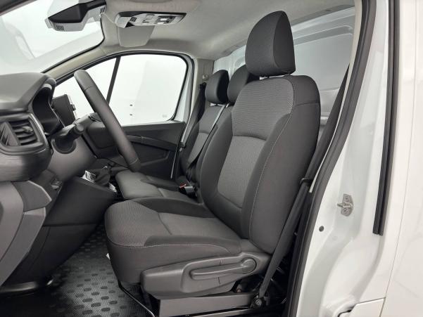 Vente en ligne Renault Trafic 3 Fourgon TRAFIC FGN L1H1 3000 KG BLUE DCI 130 au prix de 23 590 €