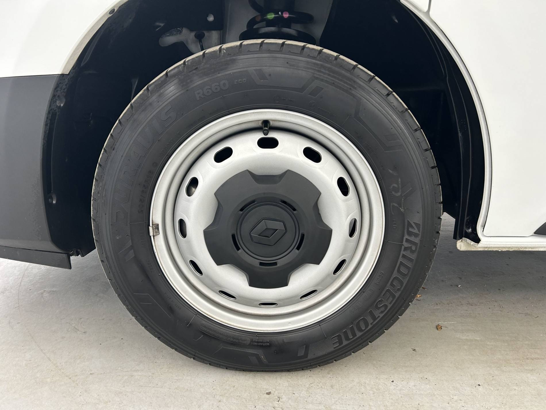 Vente en ligne Renault Trafic 3 Fourgon TRAFIC FG BLUE DCI 130 L1H1 3T GSR2 au prix de 24 990 €