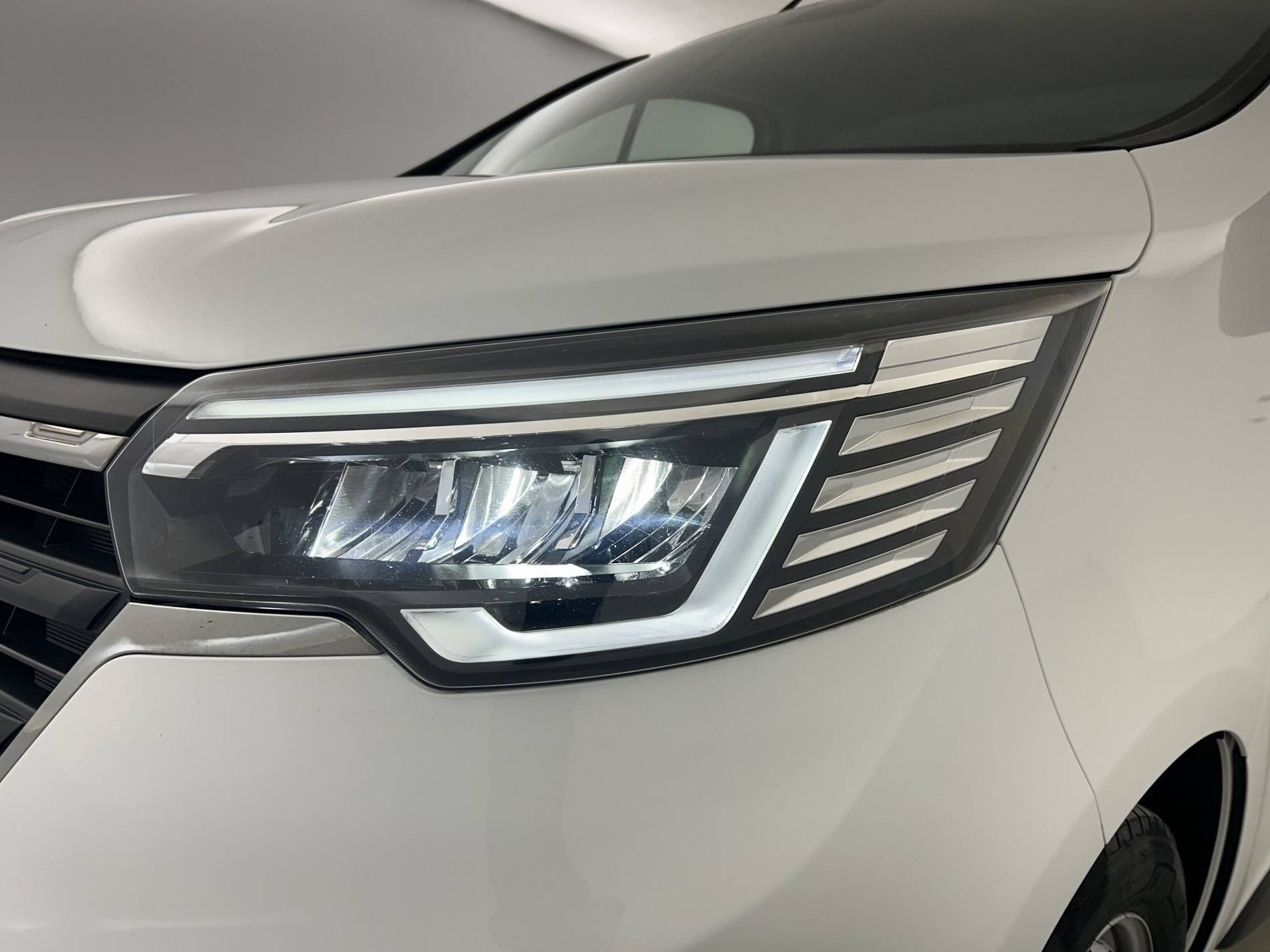 Vente en ligne Renault Trafic 3 Fourgon TRAFIC FG BLUE DCI 130 L1H1 3T GSR2 au prix de 24 990 €