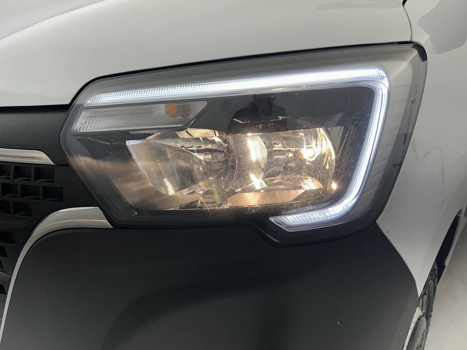 Vente en ligne Renault Master Fourgon MASTER FGN TRAC F3500 L2H2 BLUE DCI 135 au prix de 27 790 €