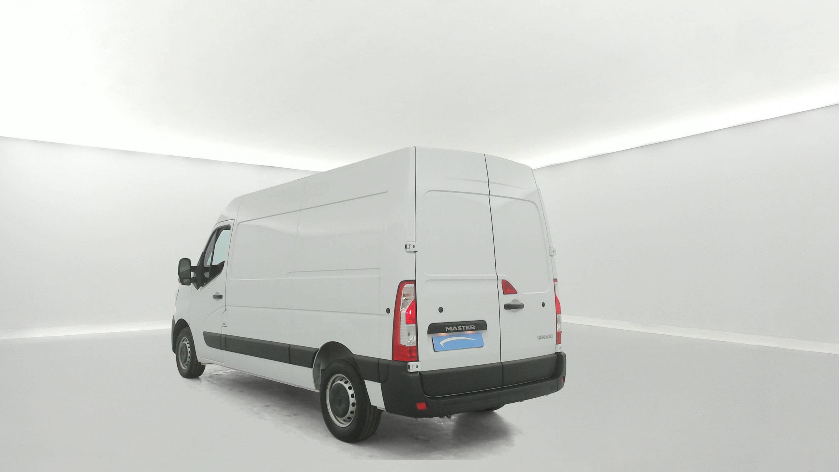 Vente en ligne Renault Master Fourgon MASTER FGN TRAC F3500 L2H2 BLUE DCI 135 au prix de 27 790 €