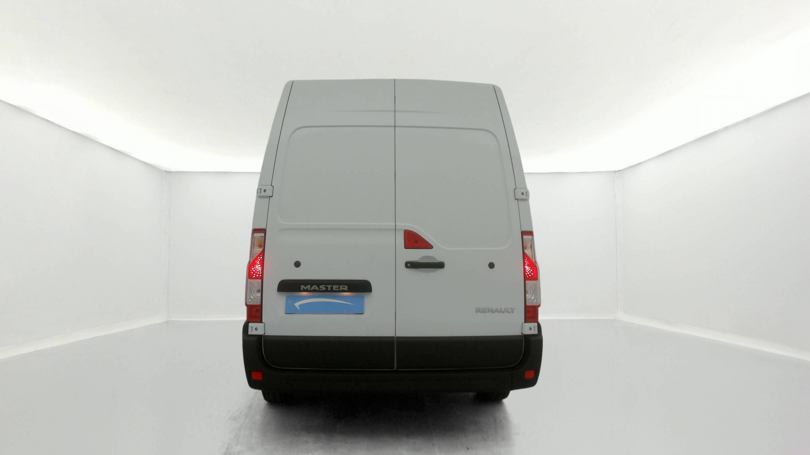 Vente en ligne Renault Master Fourgon MASTER FGN TRAC F3500 L2H2 BLUE DCI 135 au prix de 27 790 €
