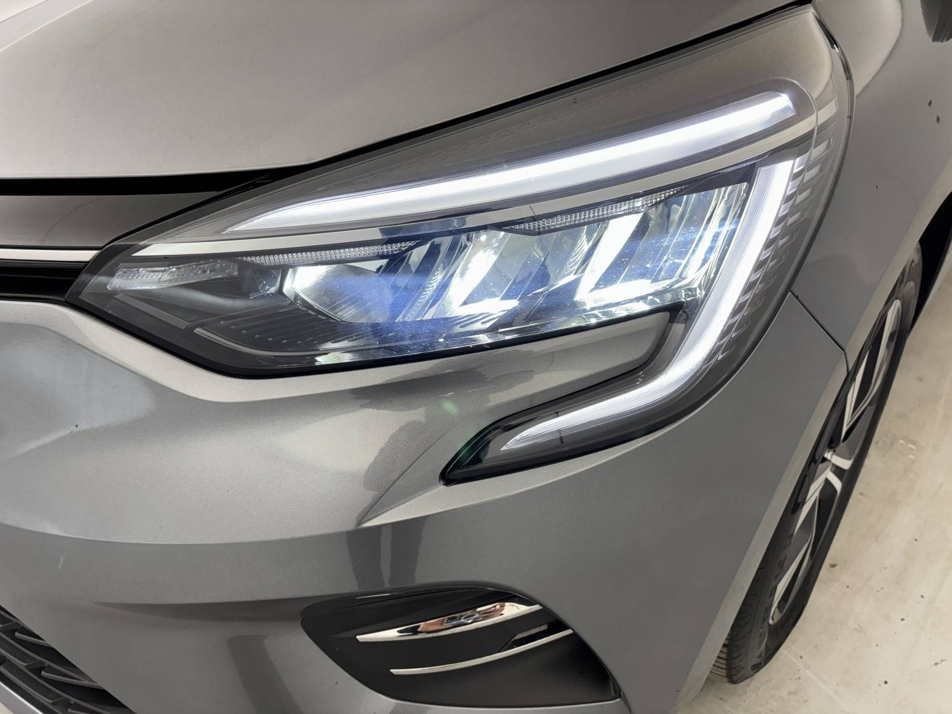 Vente en ligne Renault Clio 5 Clio TCe 90 au prix de 14 390 €