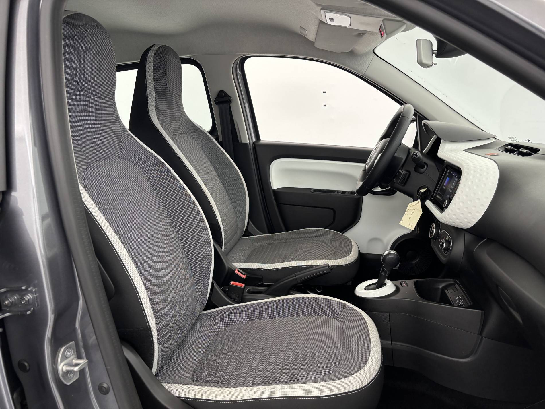 Vente en ligne Renault Twingo Electrique Twingo III E-Tech au prix de 12 690 €