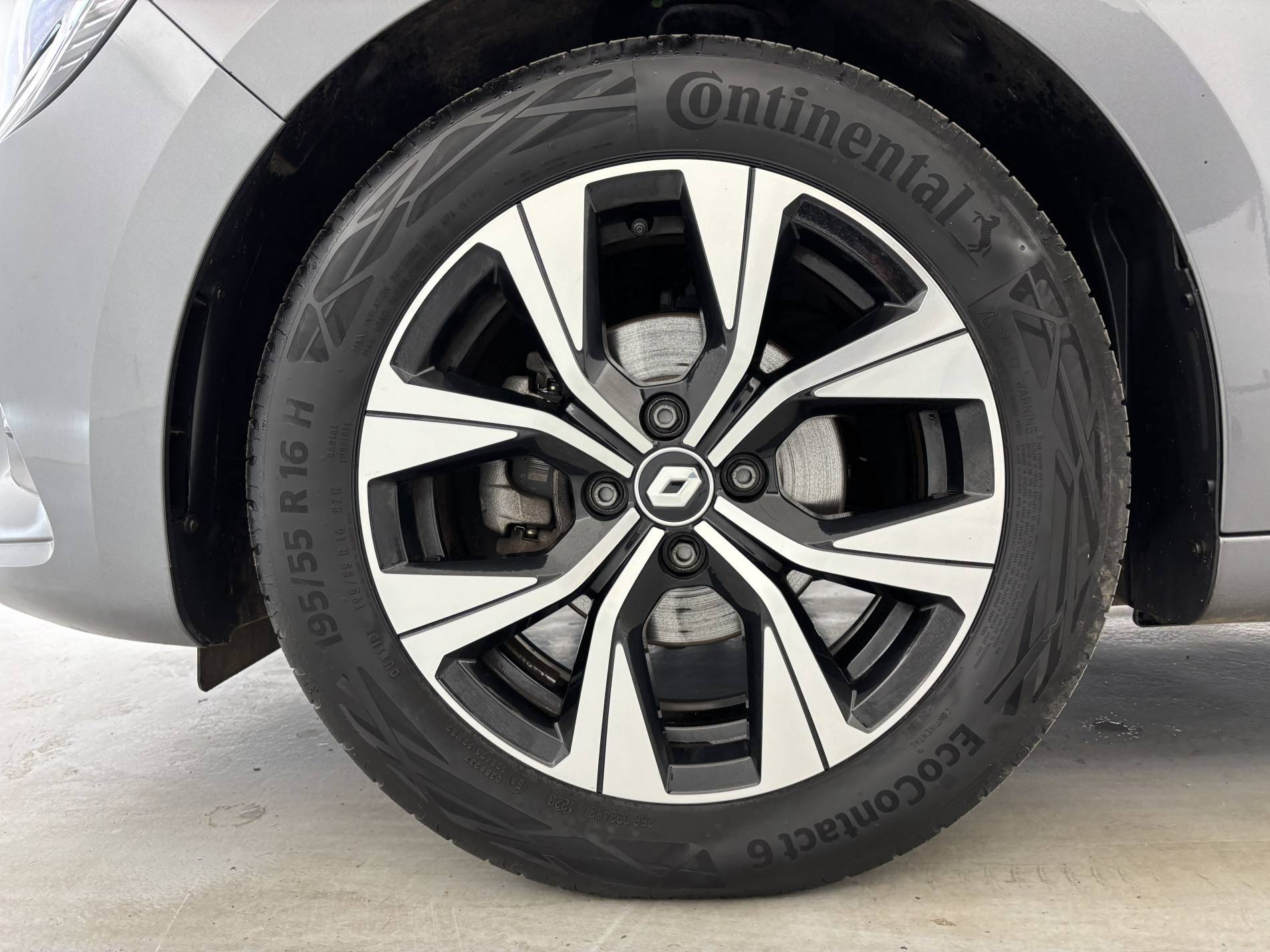 Vente en ligne Renault Clio 5 Clio TCe 90 au prix de 14 390 €