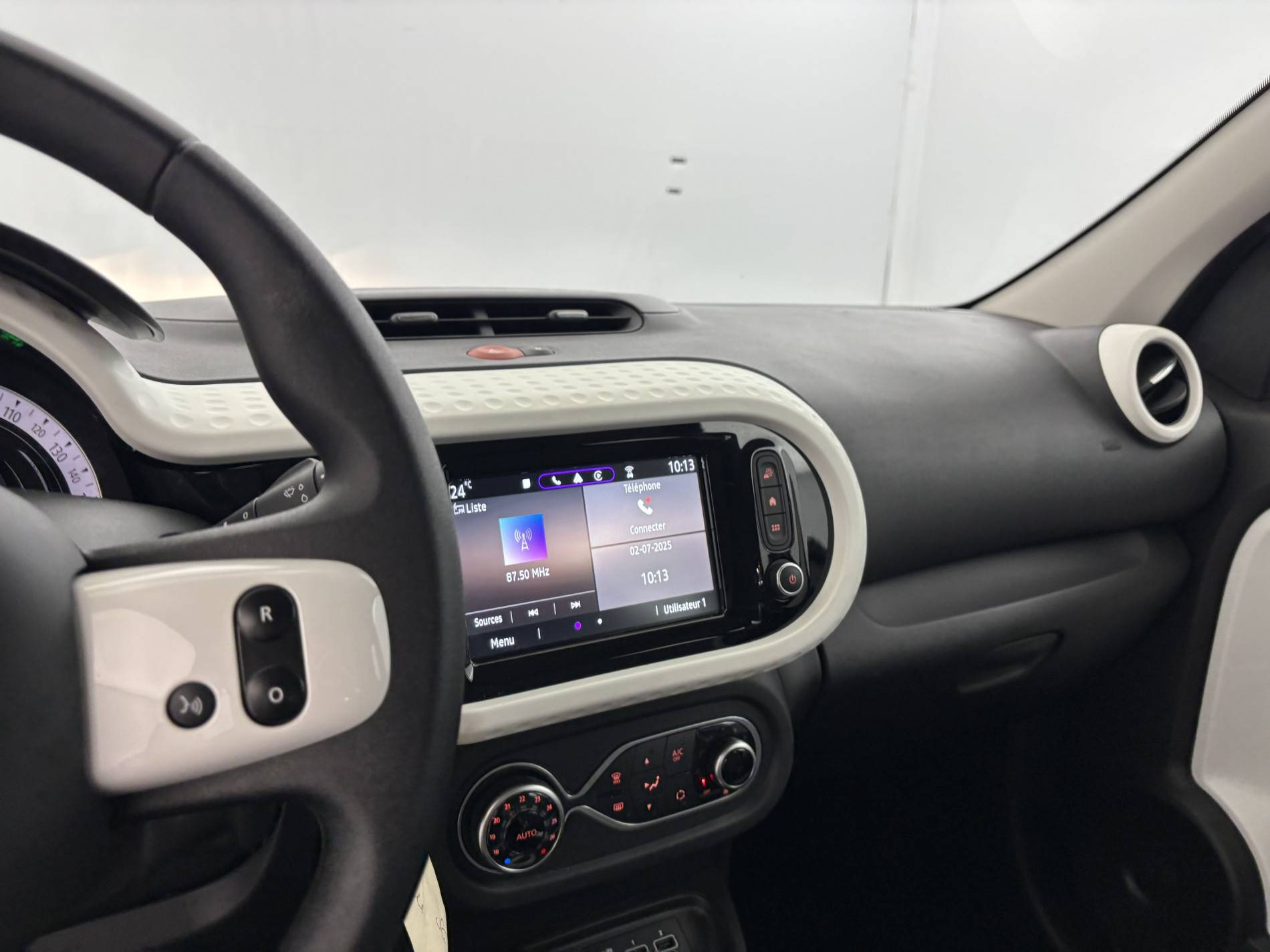 Vente en ligne Renault Twingo Electrique Twingo III E-Tech au prix de 12 690 €