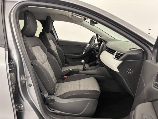 Vente en ligne Renault Clio 5 Clio TCe 90 au prix de 16 390 €