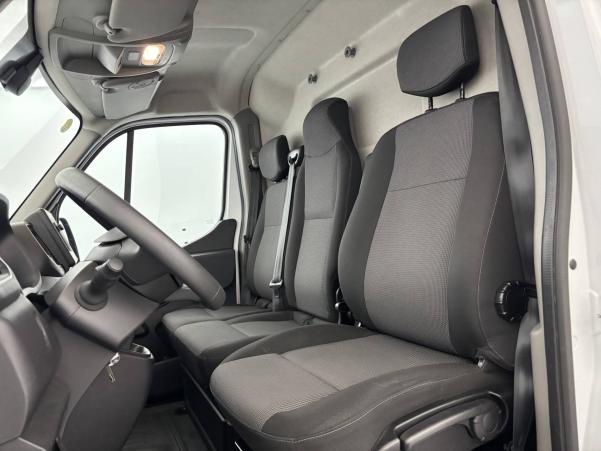 Vente en ligne Renault Master Fourgon MASTER FGN TRAC F3500 L2H2 DCI 135 au prix de 20 990 €
