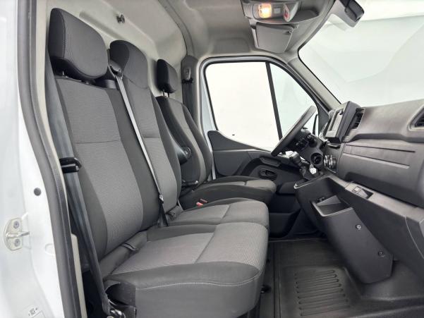 Vente en ligne Renault Master Fourgon MASTER FGN TRAC F3500 L2H2 DCI 135 au prix de 20 990 €