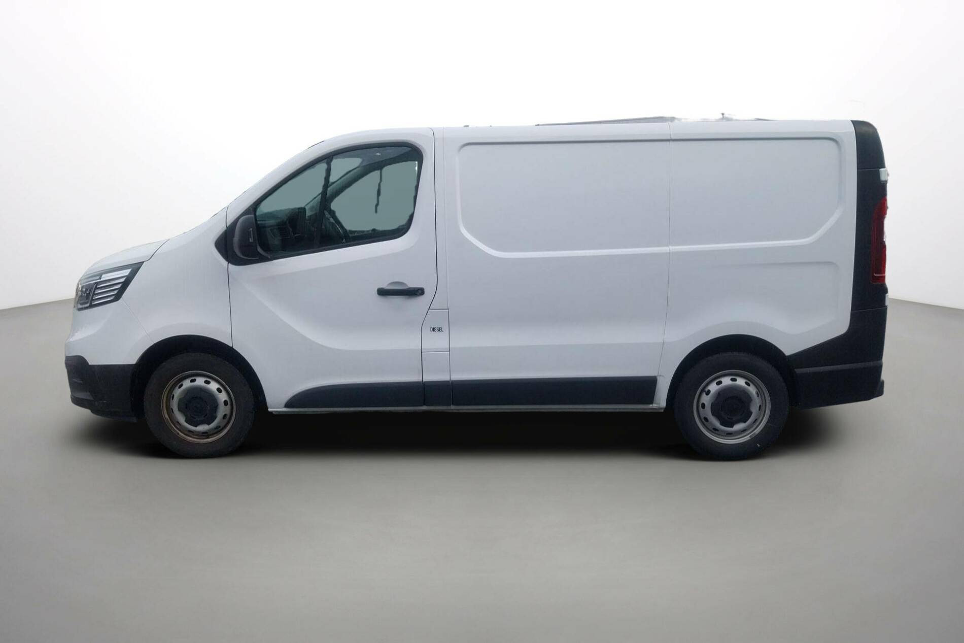 Vente en ligne Renault Trafic 3 Fourgon TRAFIC FGN L1H1 3000 KG BLUE DCI 130 au prix de 24 990 €
