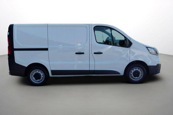 Vente en ligne Renault Trafic 3 Fourgon TRAFIC FGN L1H1 3000 KG BLUE DCI 130 au prix de 24 990 €