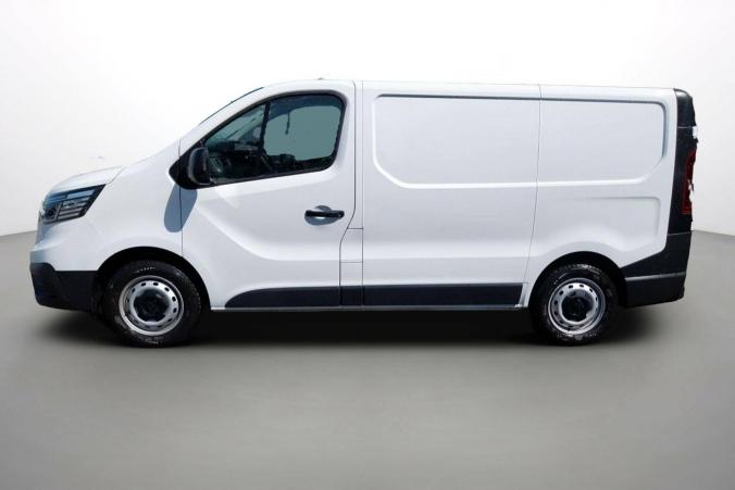 Vente en ligne Renault Trafic 3 Fourgon TRAFIC FGN L1H1 3000 KG BLUE DCI 130 au prix de 24 990 €