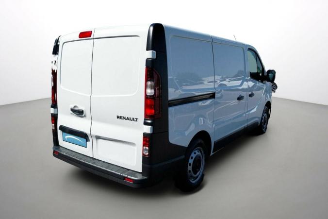 Vente en ligne Renault Trafic 3 Fourgon TRAFIC FGN L1H1 3000 KG BLUE DCI 130 au prix de 24 990 €