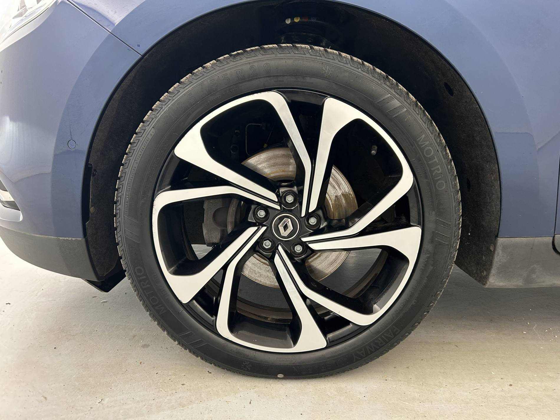 Vente en ligne Renault Scenic 4 Scenic Blue dCi 120 EDC au prix de 19 990 €