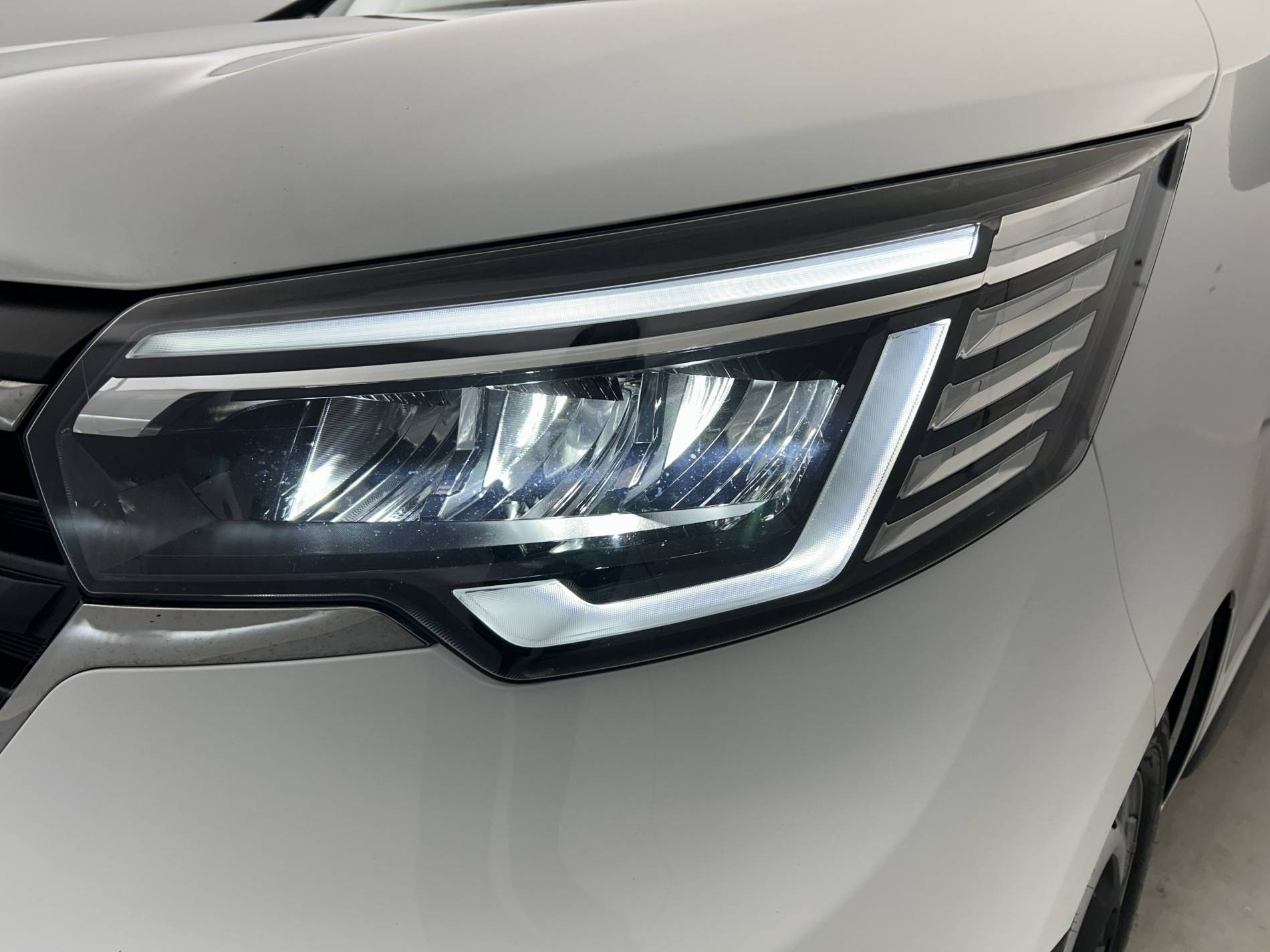 Vente en ligne Renault Trafic 3 Fourgon TRAFIC FGN L1H1 3T BLUE DCI 130 GSR2 au prix de 24 990 €