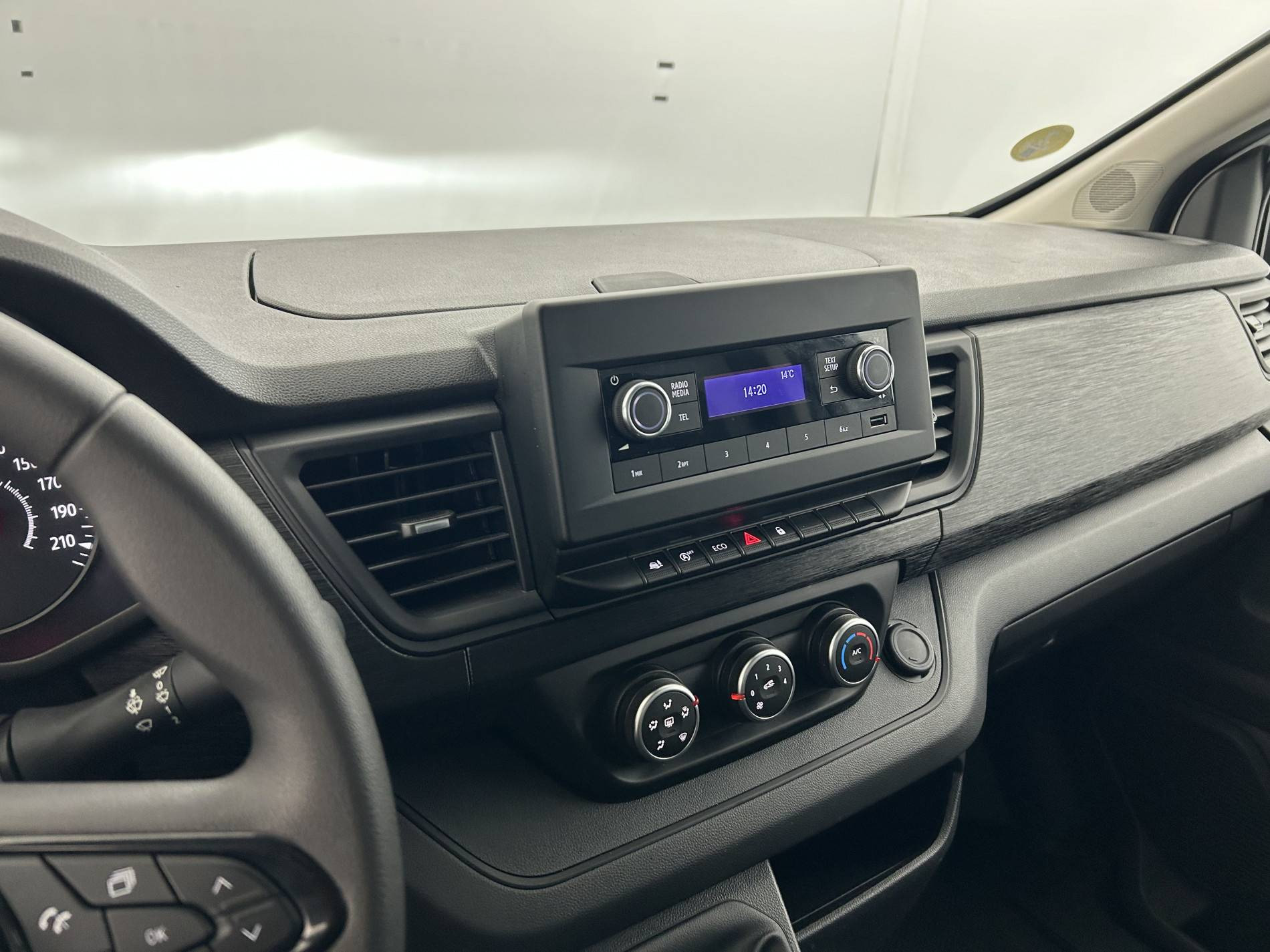 Vente en ligne Renault Trafic 3 Fourgon TRAFIC FGN L1H1 3T BLUE DCI 130 GSR2 au prix de 24 990 €