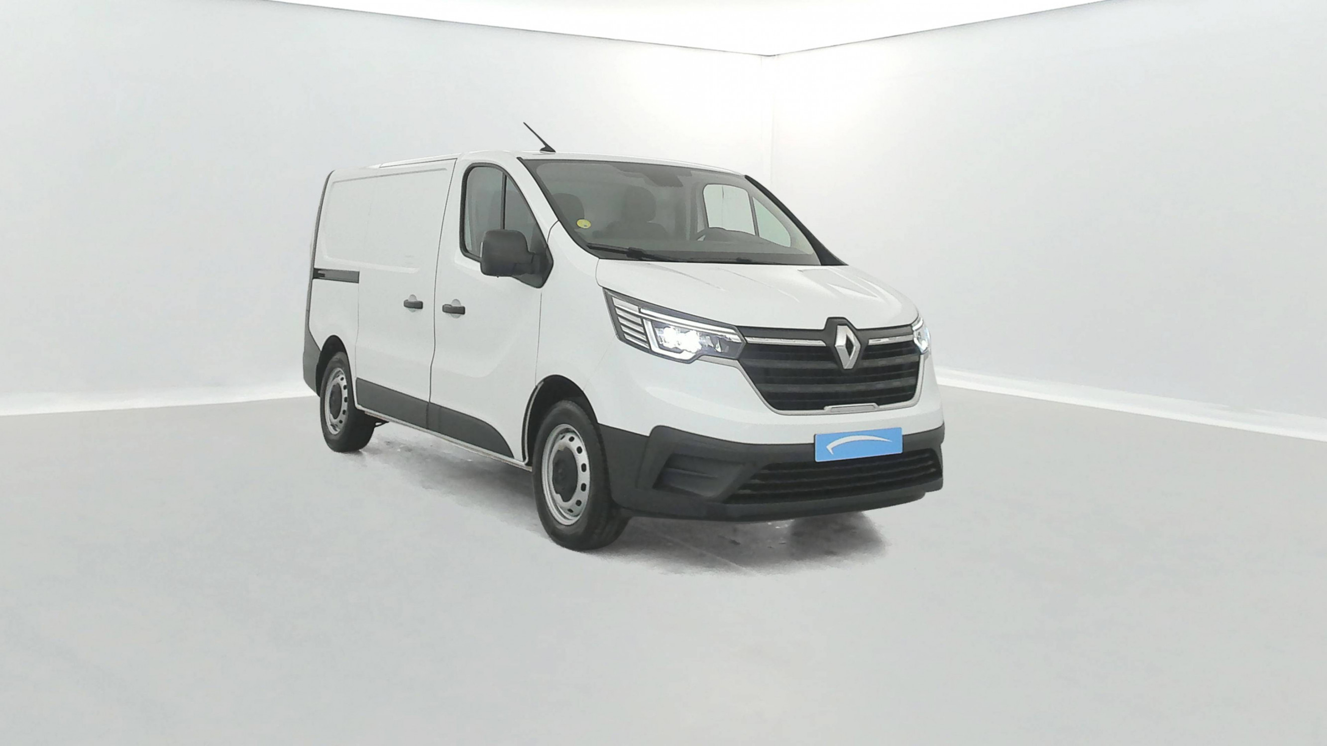 Vente en ligne Renault Trafic 3 Fourgon TRAFIC FGN L1H1 3T BLUE DCI 130 GSR2 au prix de 24 990 €