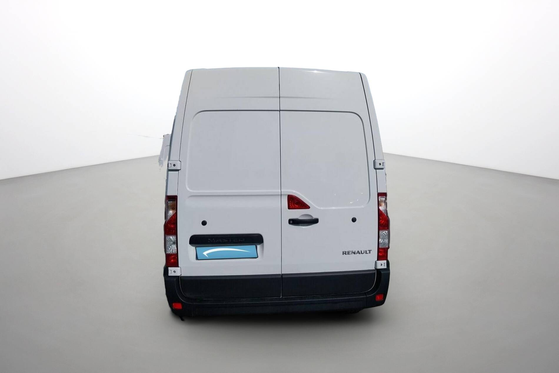 Vente en ligne Renault Master Fourgon MASTER FGN TRAC F3500 L2H2 BLUE DCI 135 au prix de 27 990 €