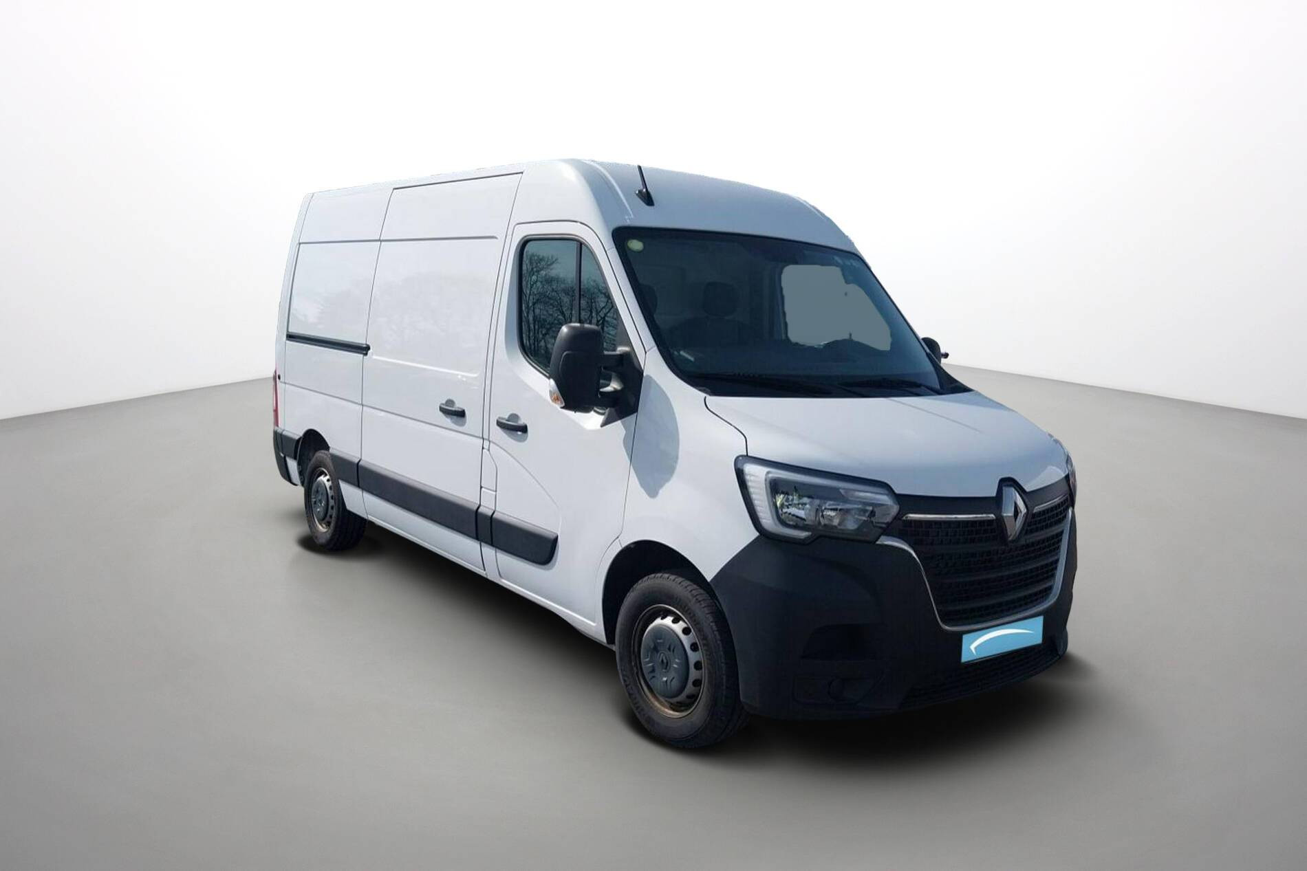 Vente en ligne Renault Master Fourgon MASTER FGN TRAC F3500 L2H2 BLUE DCI 135 au prix de 27 990 €
