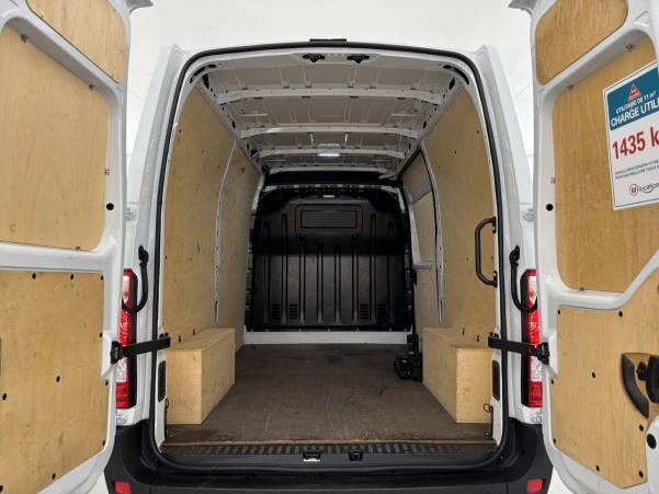 Vente en ligne Renault Master Fourgon MASTER FGN TRAC F3500 L2H2 BLUE DCI 135 au prix de 26 990 €