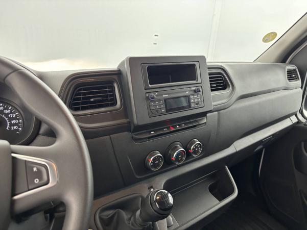 Vente en ligne Renault Master Fourgon MASTER FGN TRAC F3500 L2H2 BLUE DCI 135 au prix de 26 990 €