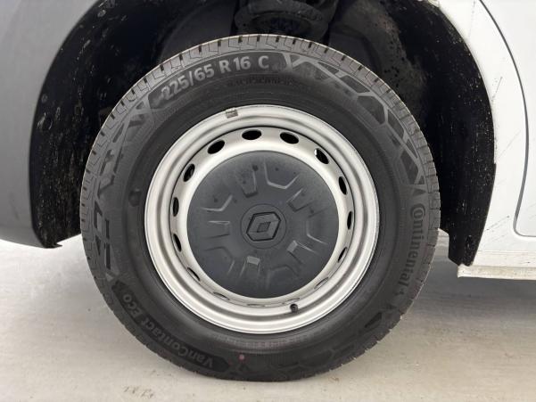 Vente en ligne Renault Master Fourgon MASTER FGN TRAC F3500 L2H2 BLUE DCI 135 au prix de 26 990 €