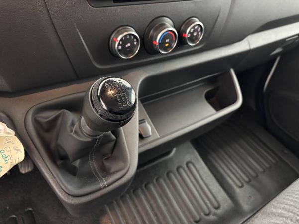 Vente en ligne Renault Master Fourgon MASTER FGN TRAC F3500 L2H2 BLUE DCI 135 au prix de 26 990 €