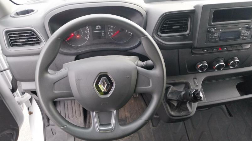 Vente en ligne Renault Master Fourgon MASTER FGN TRAC F3500 L3H3 DCI 135 au prix de 27 990 €