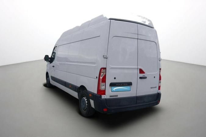 Vente en ligne Renault Master Fourgon MASTER FGN TRAC F3500 L3H3 DCI 135 au prix de 27 990 €