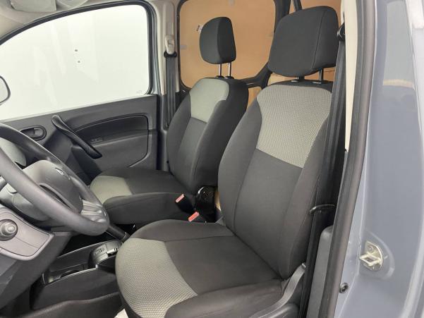 Vente en ligne Renault Kangoo Express  BLUE DCI 80 au prix de 14 590 €