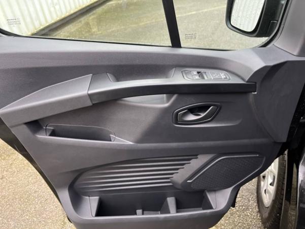 Vente en ligne Renault Trafic  L1 dCi 150 Energy S&S au prix de 36 990 €