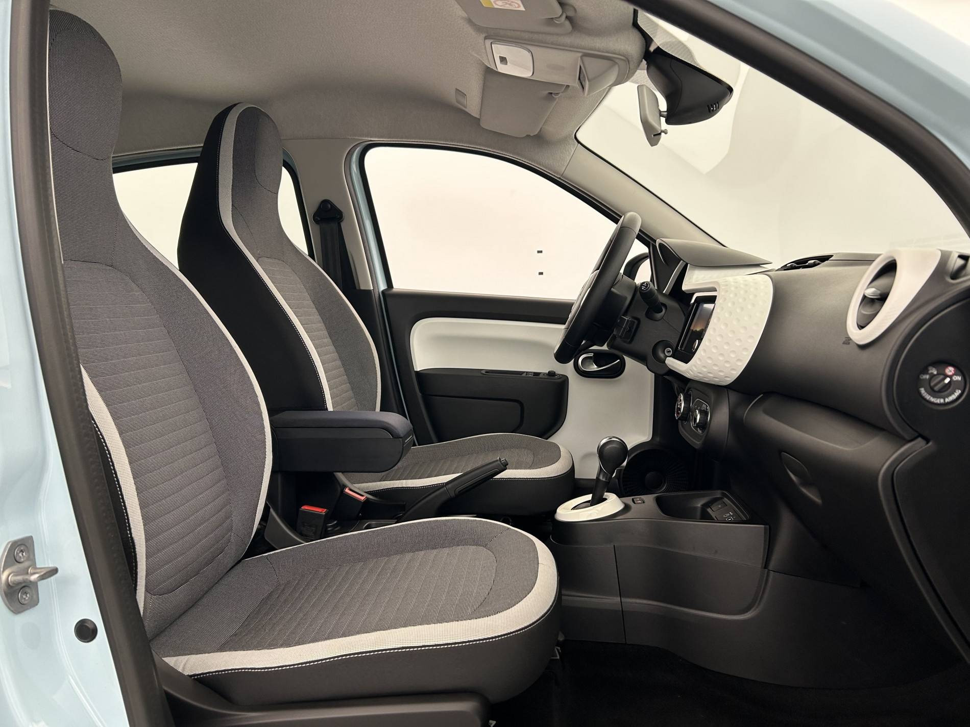 Vente en ligne Renault Twingo Electrique Twingo III E-Tech au prix de 10 990 €