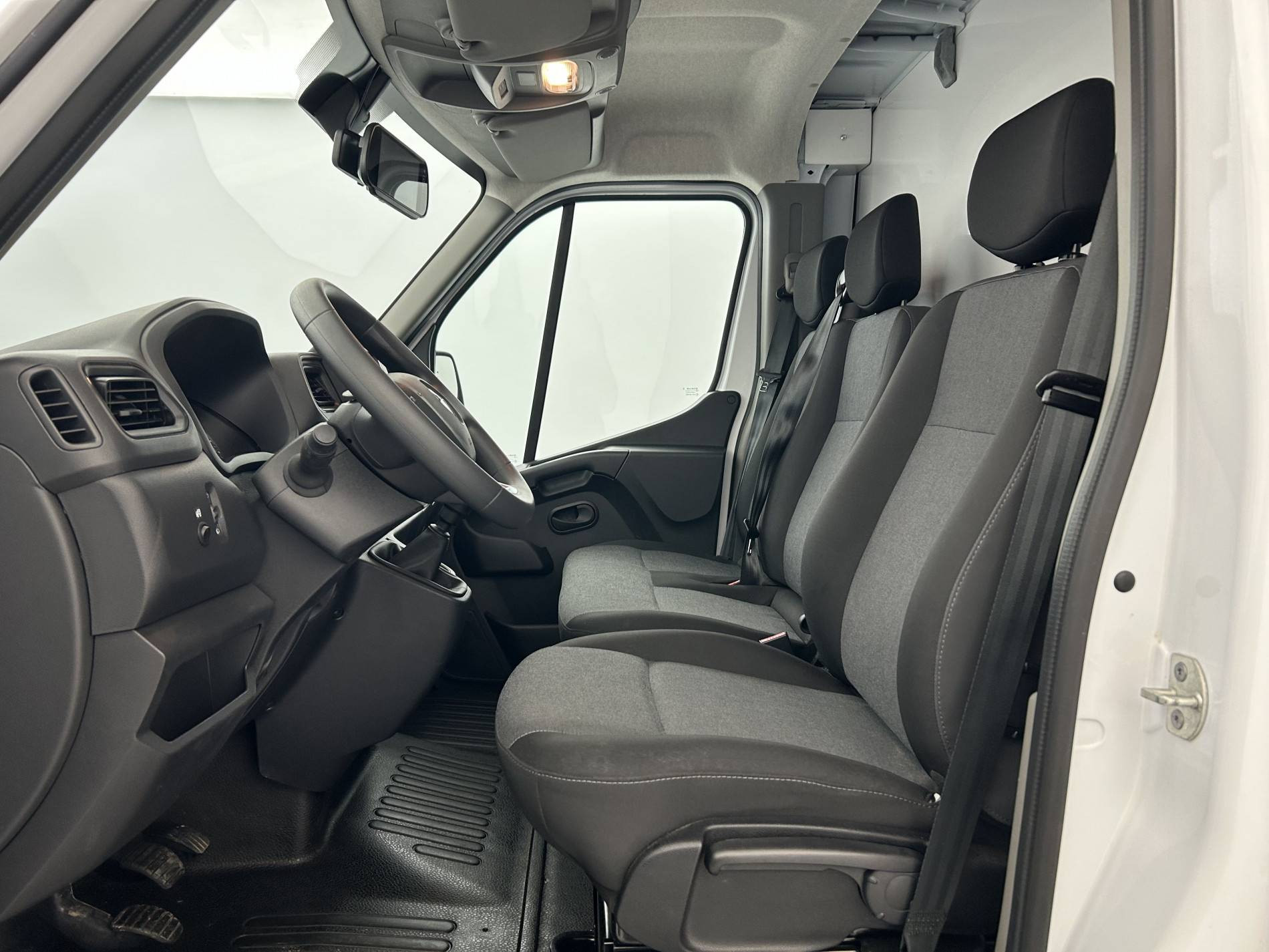 Vente en ligne Renault Master 3 Châssis Cabine MASTER PHC TRAC F3500 L3H1 BLUE DCI 145 EURO VI au prix de 28 990 €