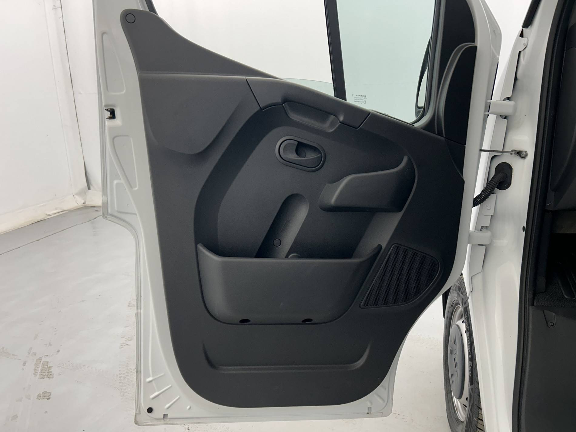 Vente en ligne Renault Master 3 Châssis Cabine MASTER PHC TRAC F3500 L3H1 BLUE DCI 145 EURO VI au prix de 28 990 €