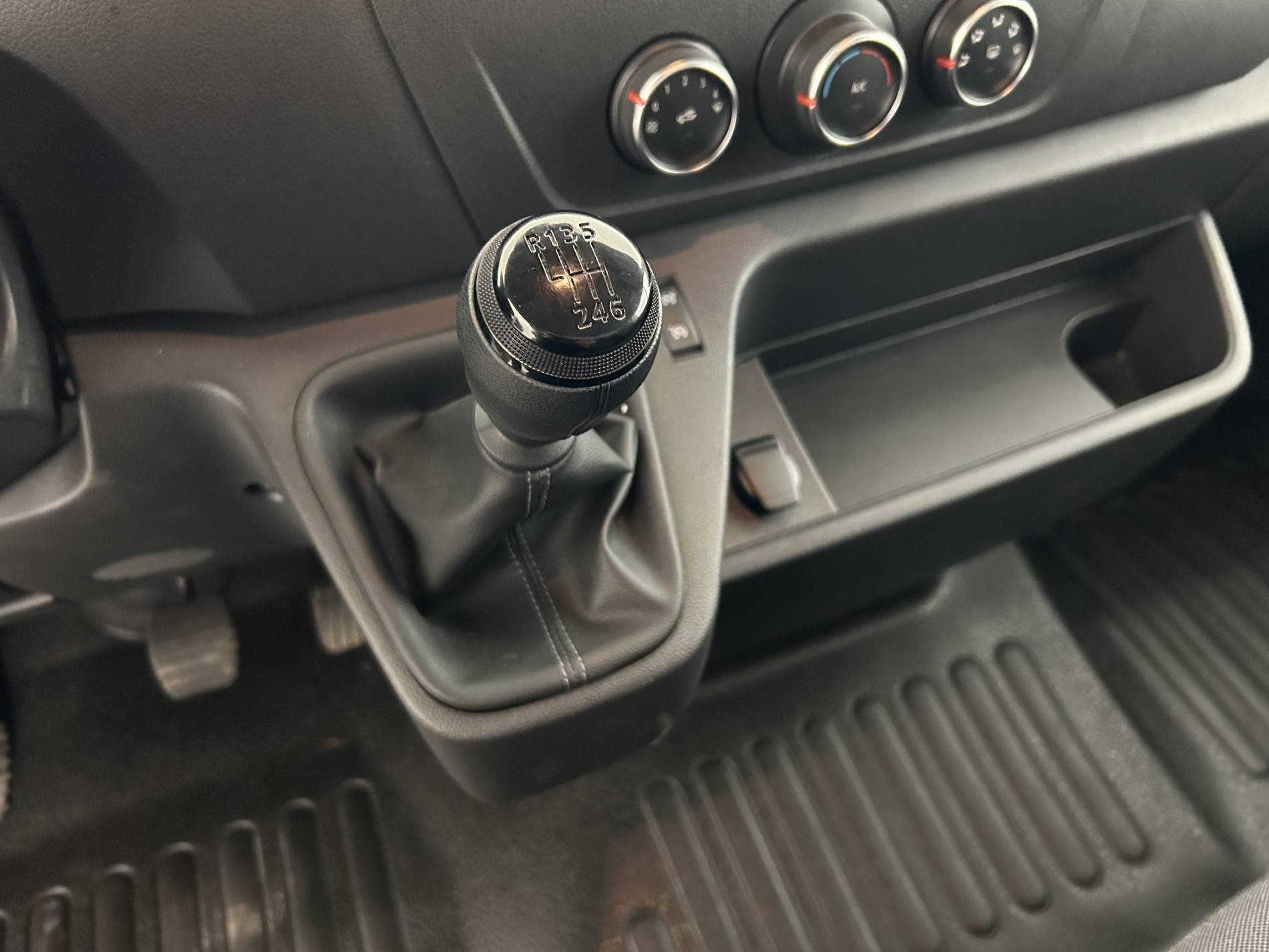 Vente en ligne Renault Master 3 Châssis Cabine MASTER PHC TRAC F3500 L3H1 BLUE DCI 145 EURO VI au prix de 28 990 €