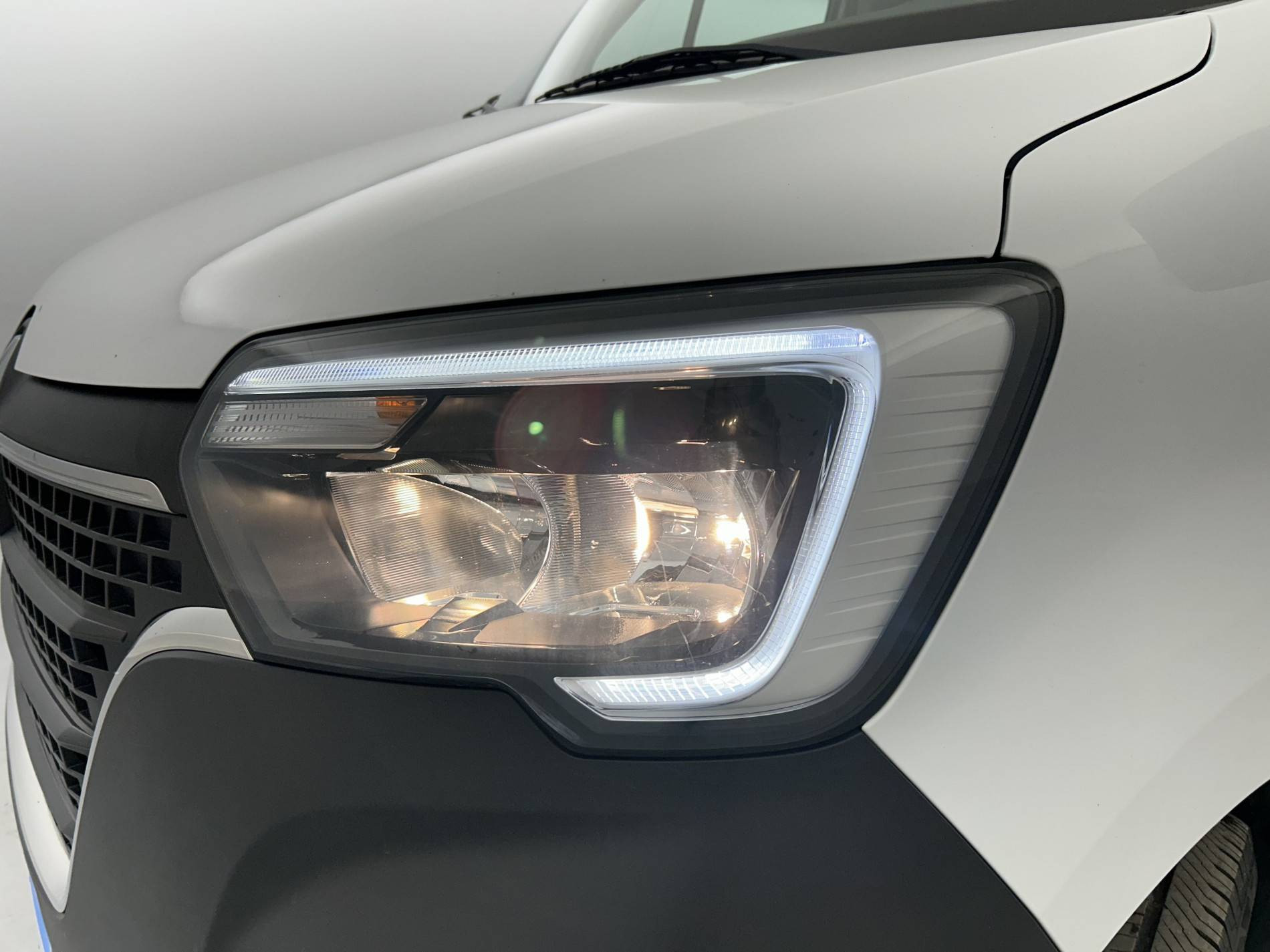 Vente en ligne Renault Master 3 Châssis Cabine MASTER PHC TRAC F3500 L3H1 BLUE DCI 145 EURO VI au prix de 28 990 €