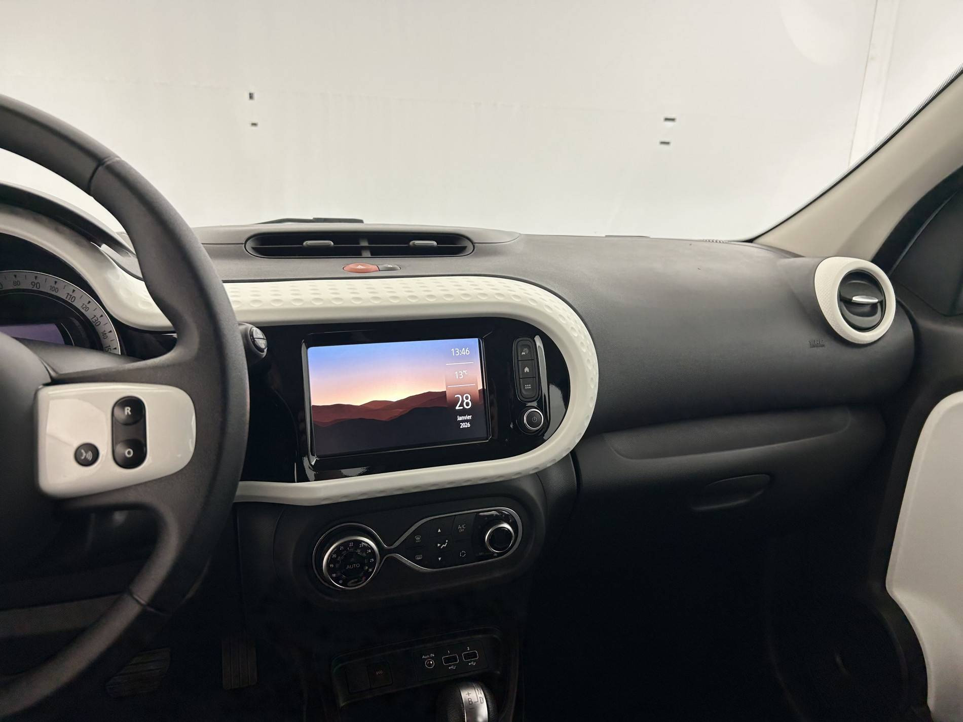 Vente en ligne Renault Twingo Electrique Twingo III E-Tech au prix de 10 990 €