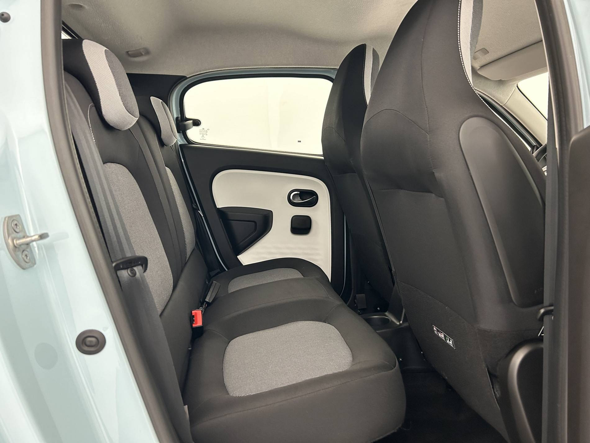 Vente en ligne Renault Twingo Electrique Twingo III E-Tech au prix de 10 990 €