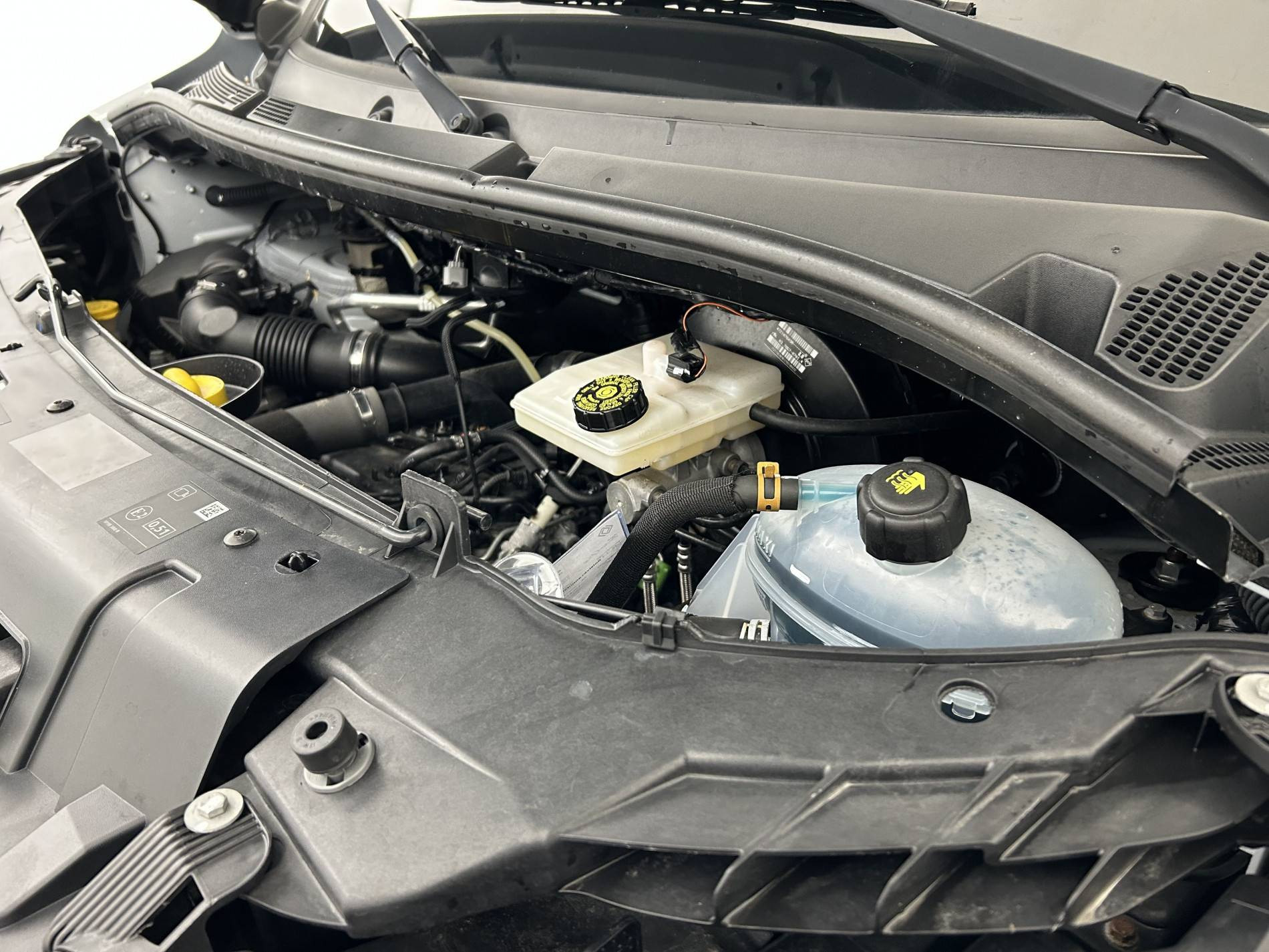 Vente en ligne Renault Master 3 Châssis Cabine MASTER PHC TRAC F3500 L3H1 BLUE DCI 145 EURO VI au prix de 28 990 €